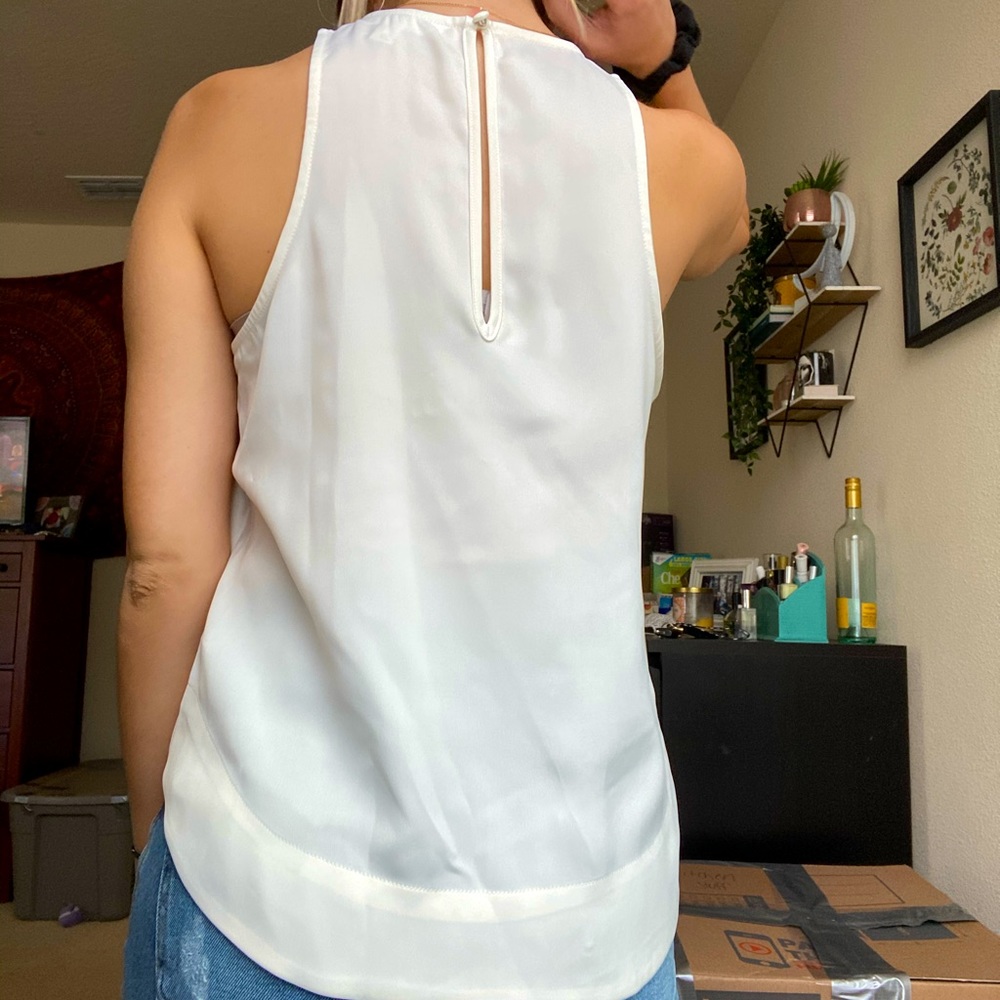High-Neck Tank-Top - Picture 3 of 5